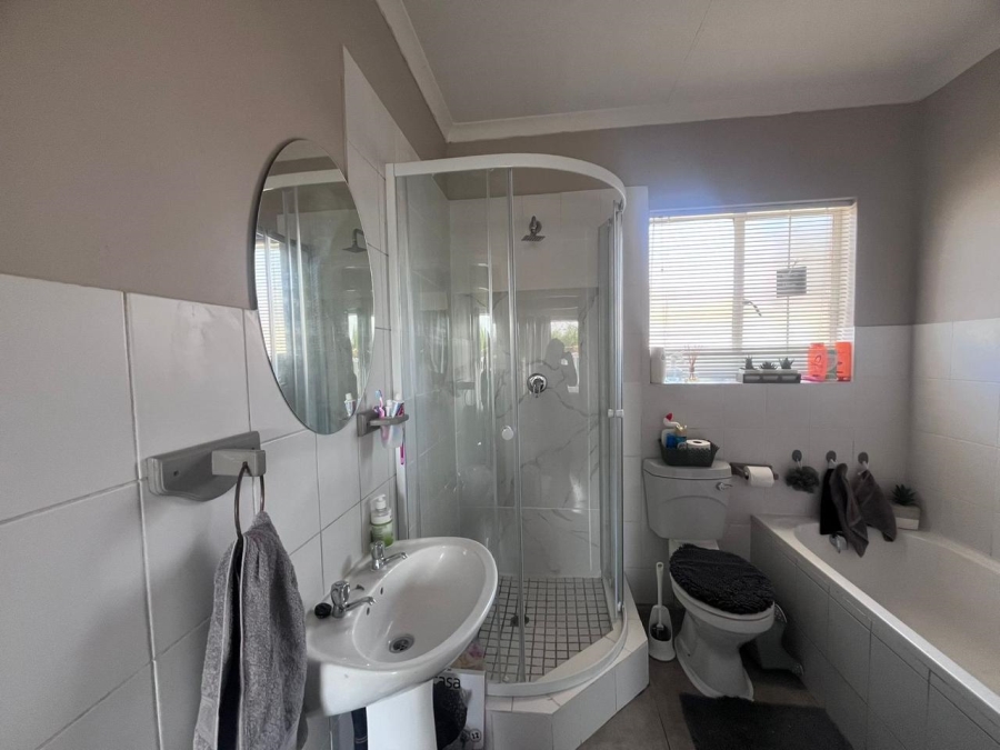 2 Bedroom Property for Sale in Noordhoek Free State